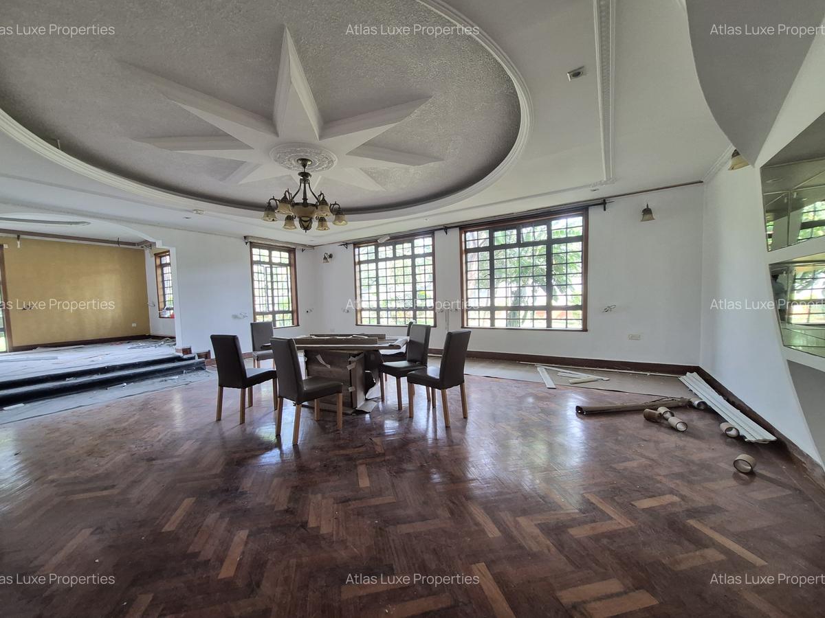 4 Bed House with En Suite at Old Runda - 2