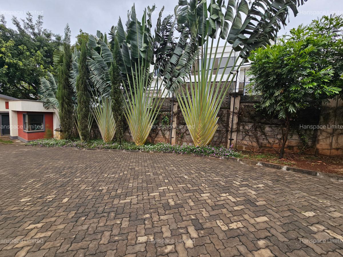 5 Bed Villa with En Suite at Naushad Merali Drive - 17