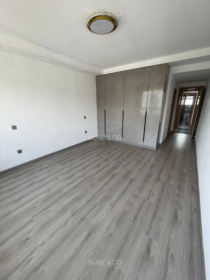Serviced 3 Bed Apartment with En Suite in Riverside - 11