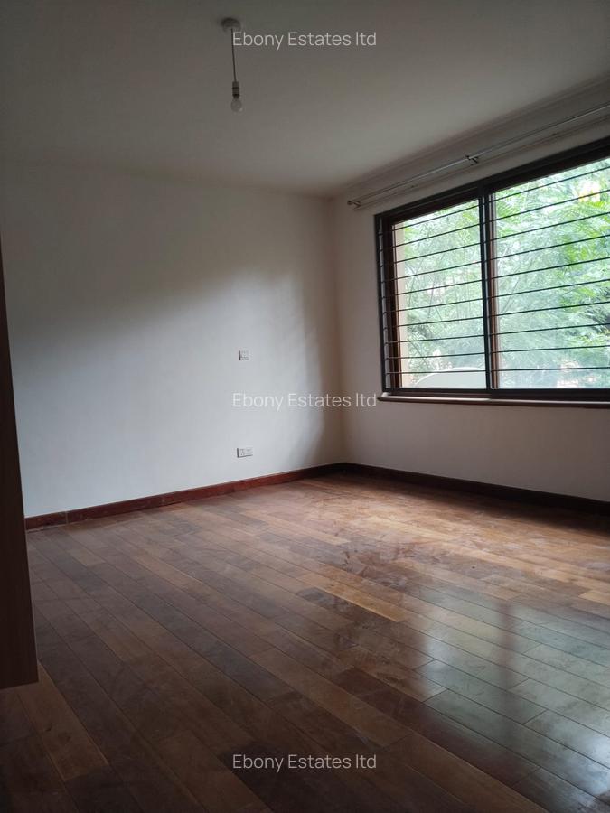 5 Bed Townhouse with En Suite in Lavington - 14
