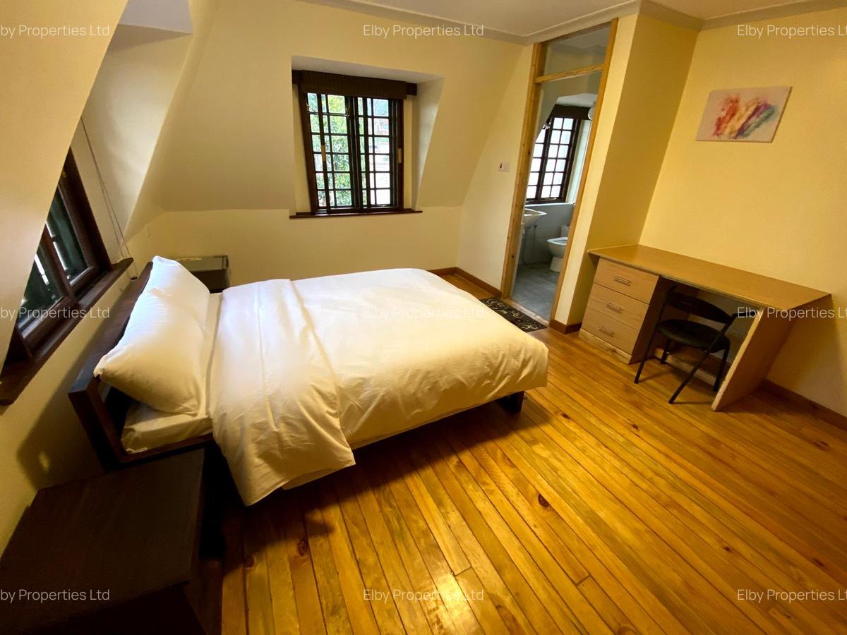 7 Bed House with En Suite in Runda - 12