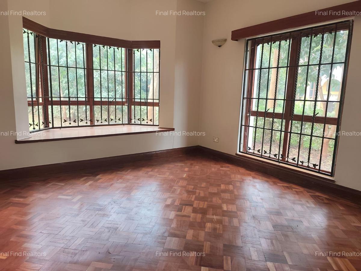 5 Bed Townhouse with En Suite in Runda - 12