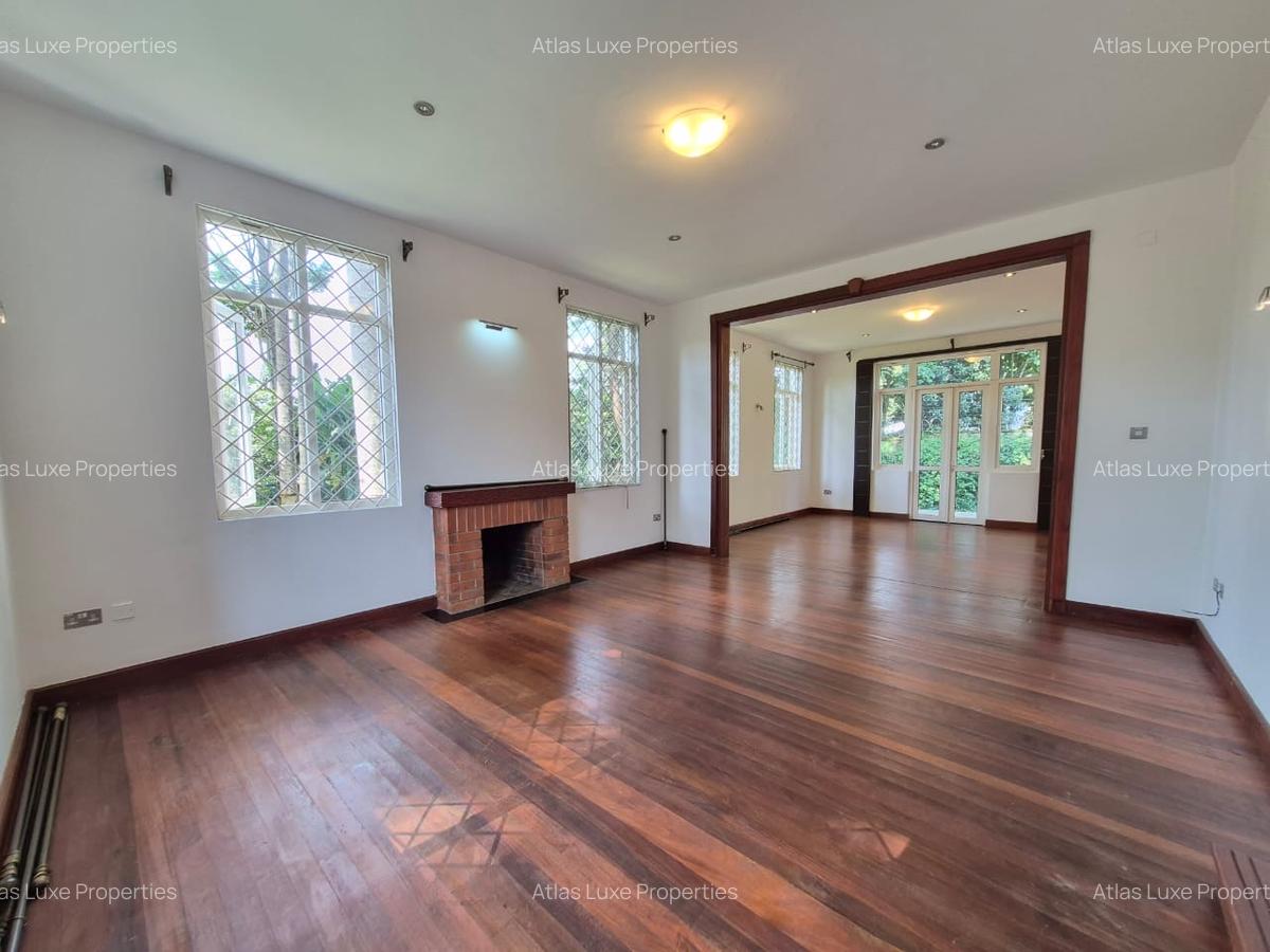 4 Bed Townhouse with En Suite at Rosslyn - 2
