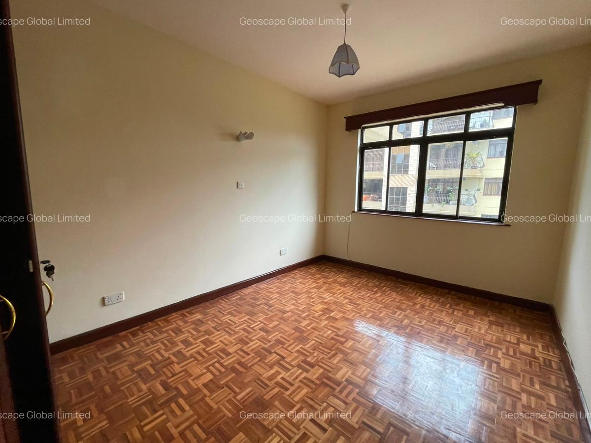 3 Bed Apartment with En Suite in Brookside - 6