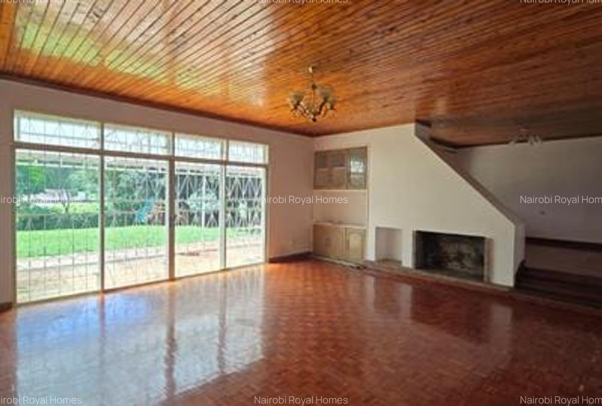 4 Bed House with En Suite at Loresho Creasent - 20