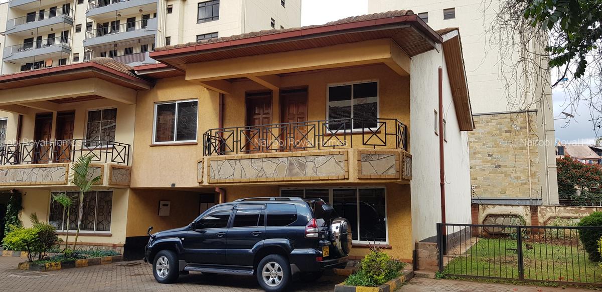 5 Bed Townhouse with En Suite at Valley Arcade - 2