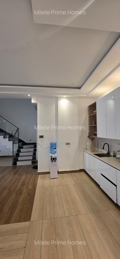 Serviced 6 Bed Apartment with En Suite at Parklands - 10