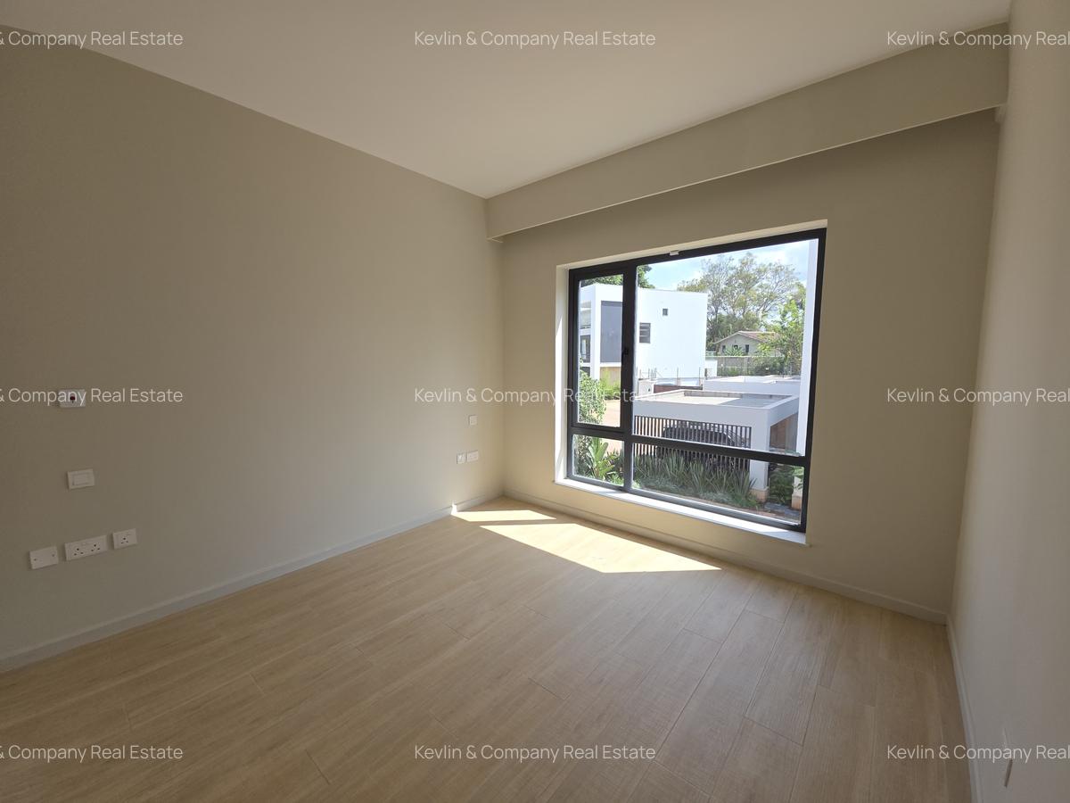 5 Bed Townhouse with En Suite in Kyuna - 19