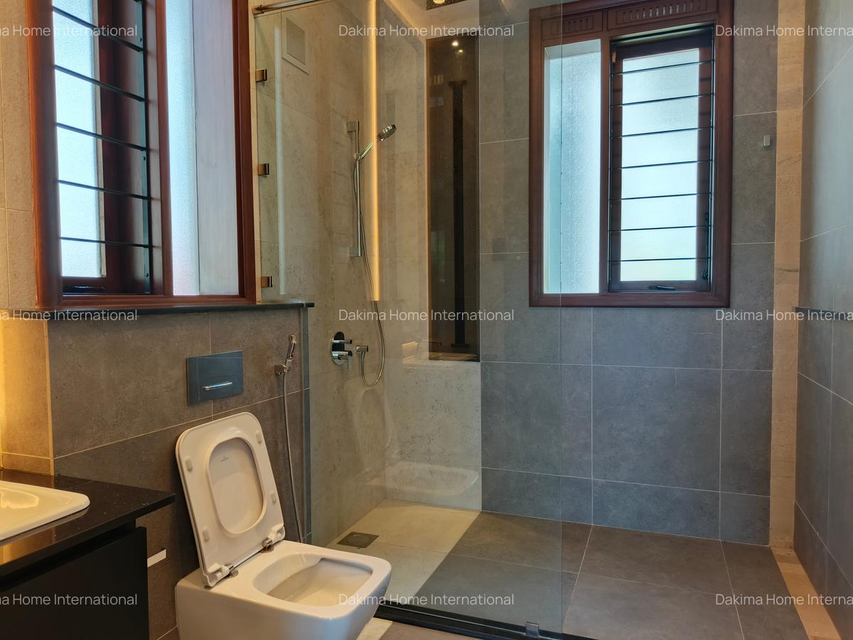 4 Bed House with En Suite in Runda - 13