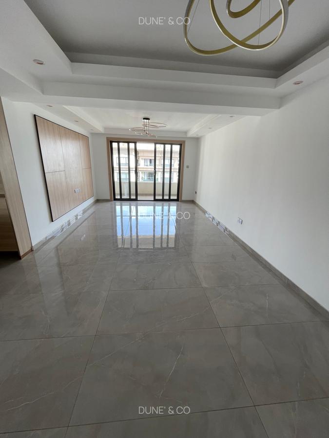 3 Bed Apartment with En Suite in Riverside - 4
