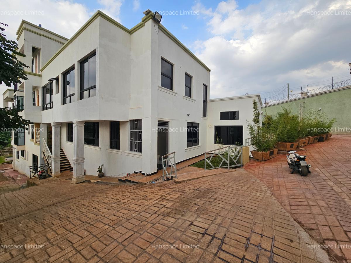 4 Bed Townhouse with En Suite in Runda - 1