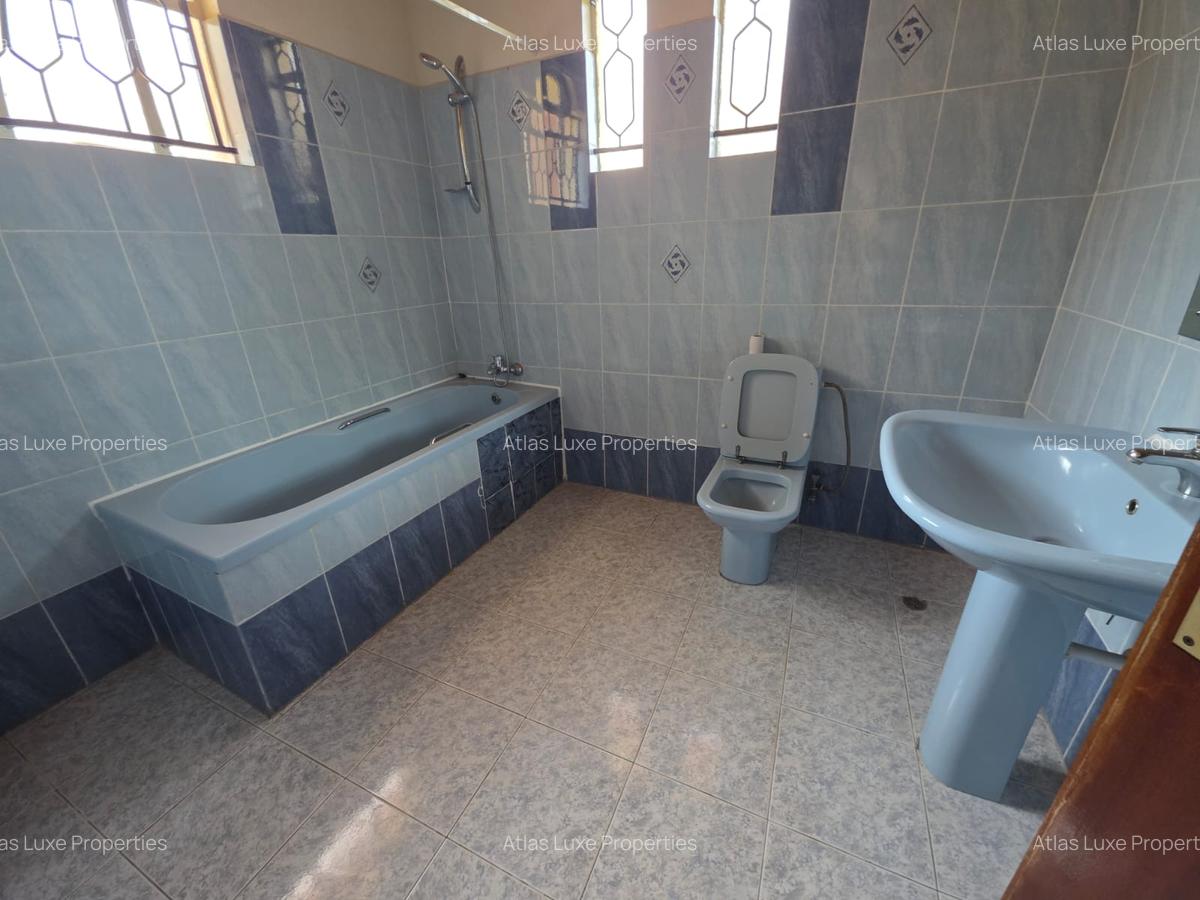 6 Bed House with En Suite at Old Runda - 10