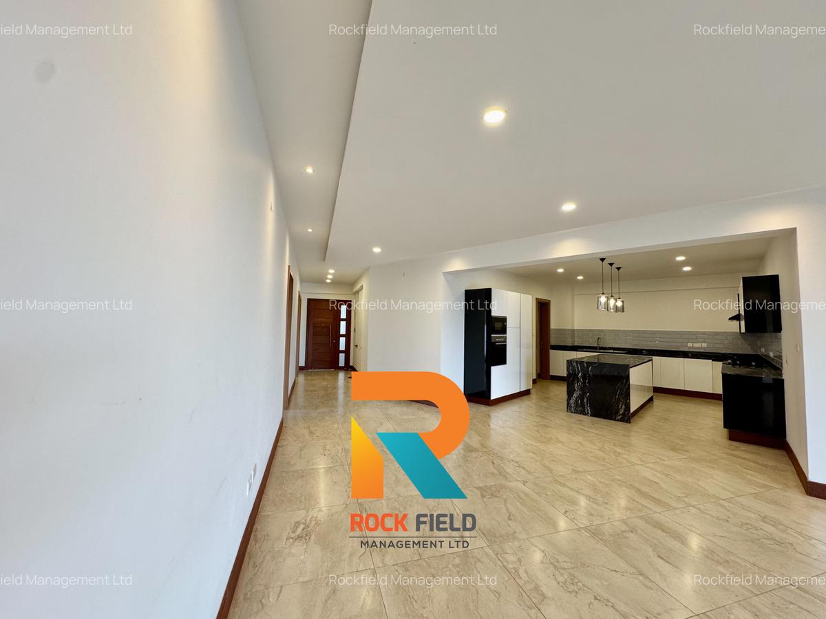 4 Bed Apartment with En Suite in Parklands - 6