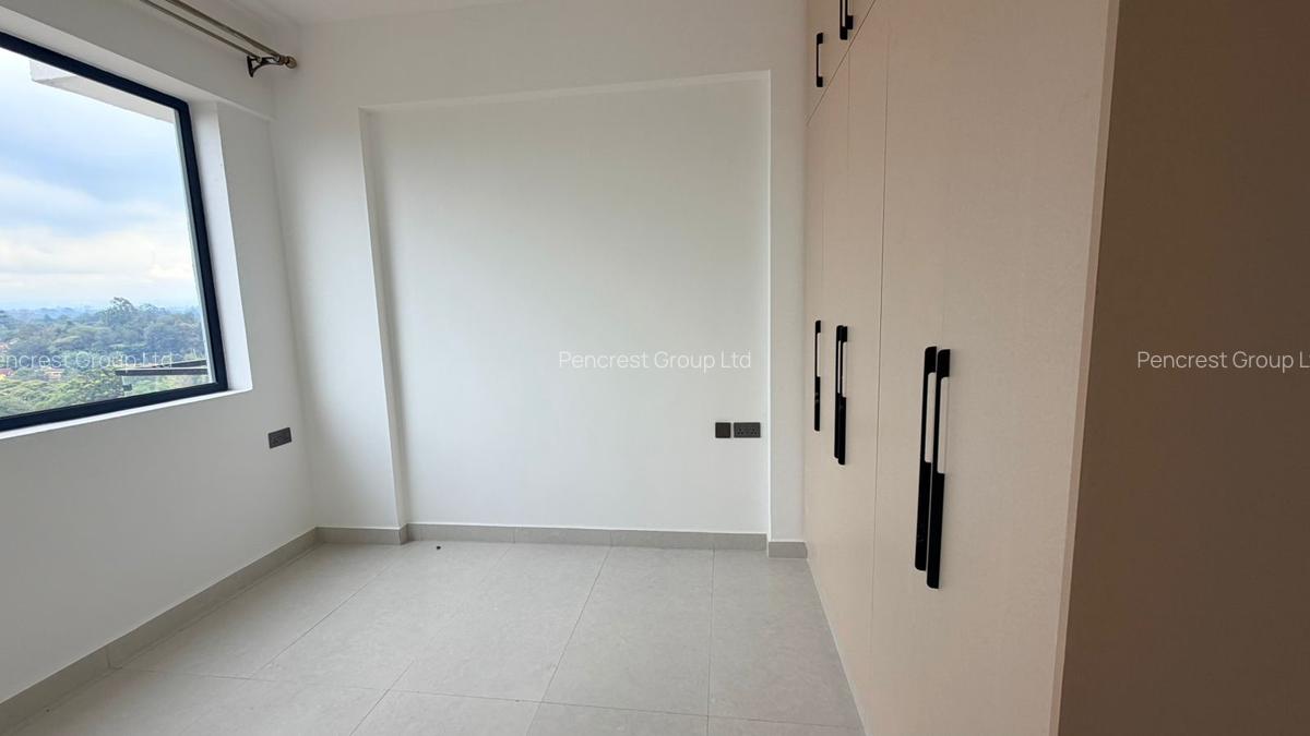 3 Bed Apartment with En Suite at Brookside - 7