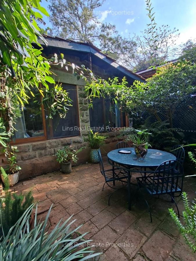 1 Bed House with En Suite in Rosslyn - 7