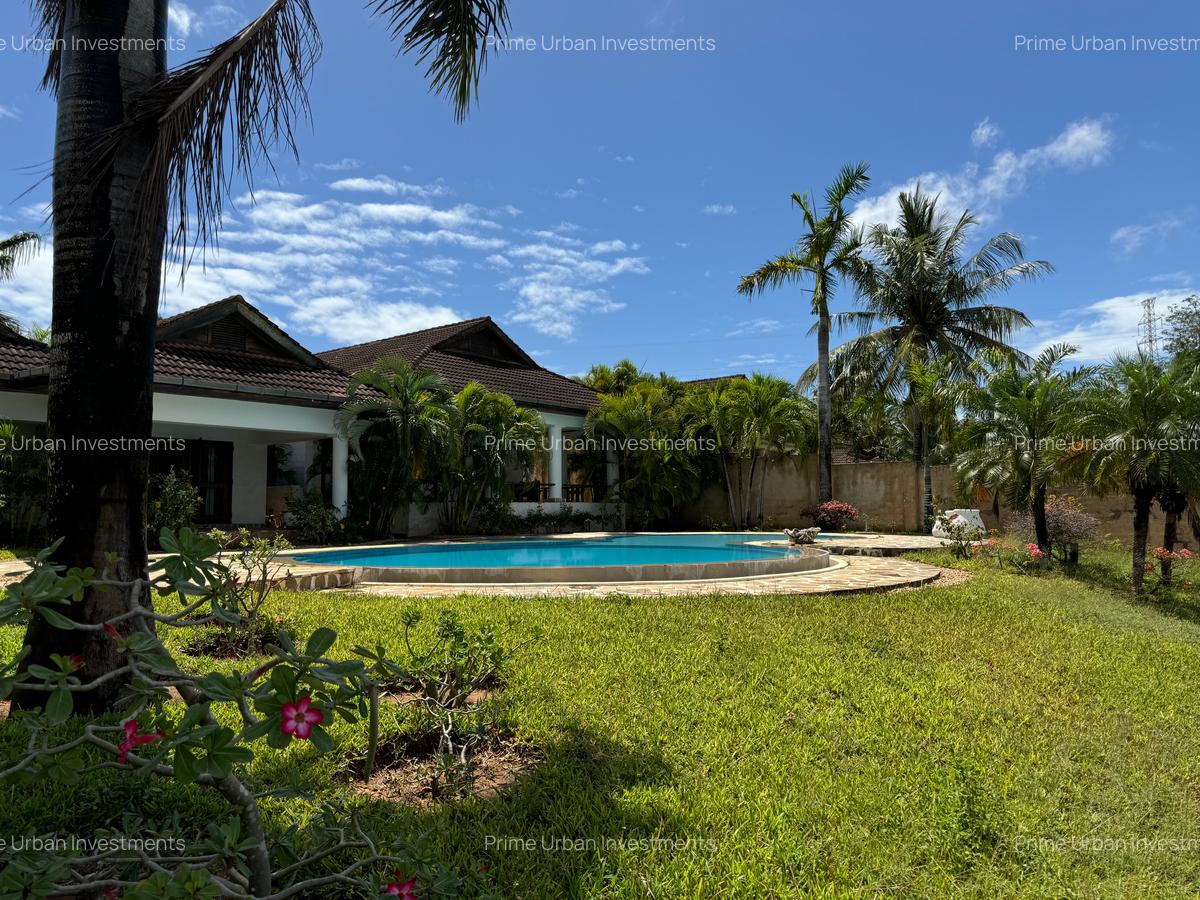 3 Bed Villa with En Suite at Kilifi Creek - 14