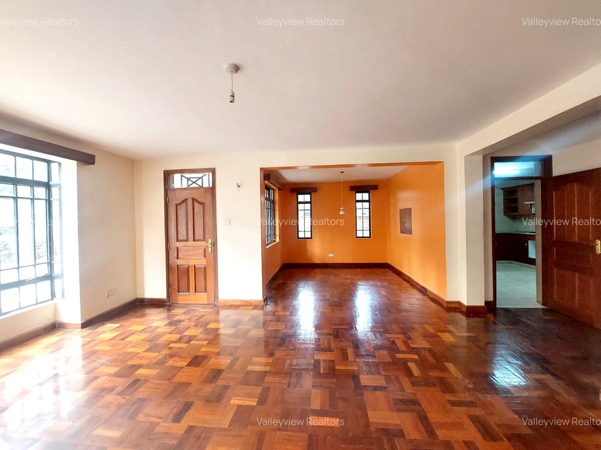 4 Bed Townhouse with En Suite at Lavington - 17