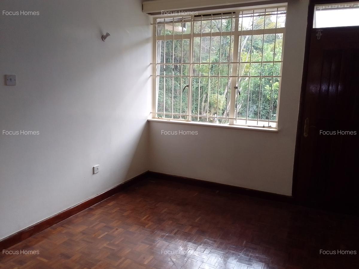 4 Bed Villa with En Suite in Kileleshwa - 11