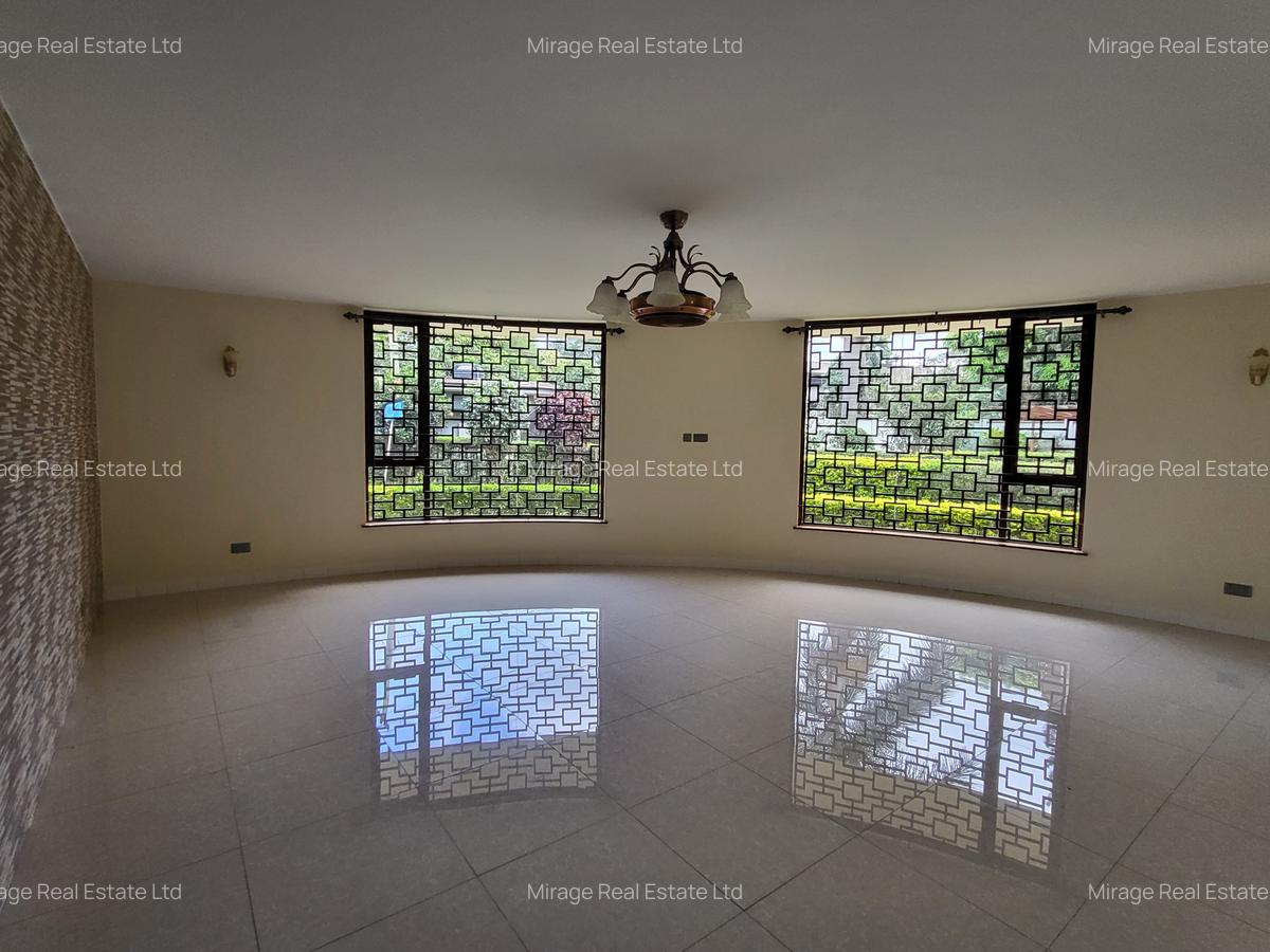 5 Bed Villa with En Suite in Lavington - 18