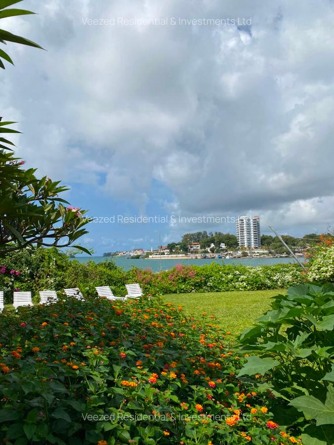 Serviced 3 Bed Apartment with En Suite in Nyali Area - 14