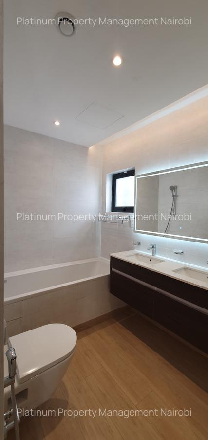 5 Bed Townhouse with En Suite in Kyuna - 13
