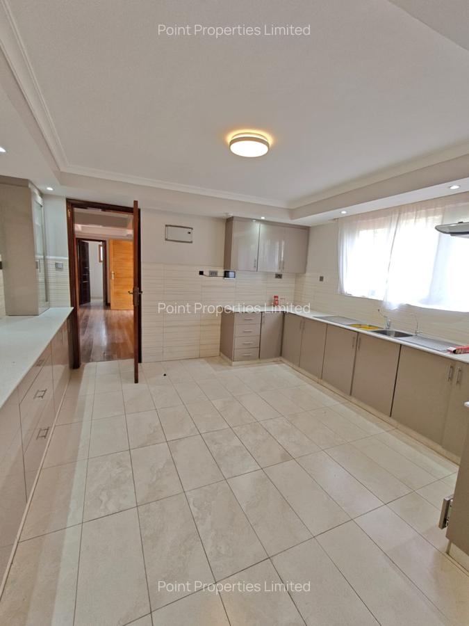 5 Bed Townhouse with En Suite in Karen - 9