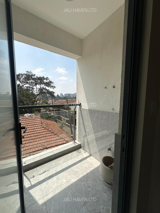 1 Bed Apartment with Swimming Pool in Kilimani - 9