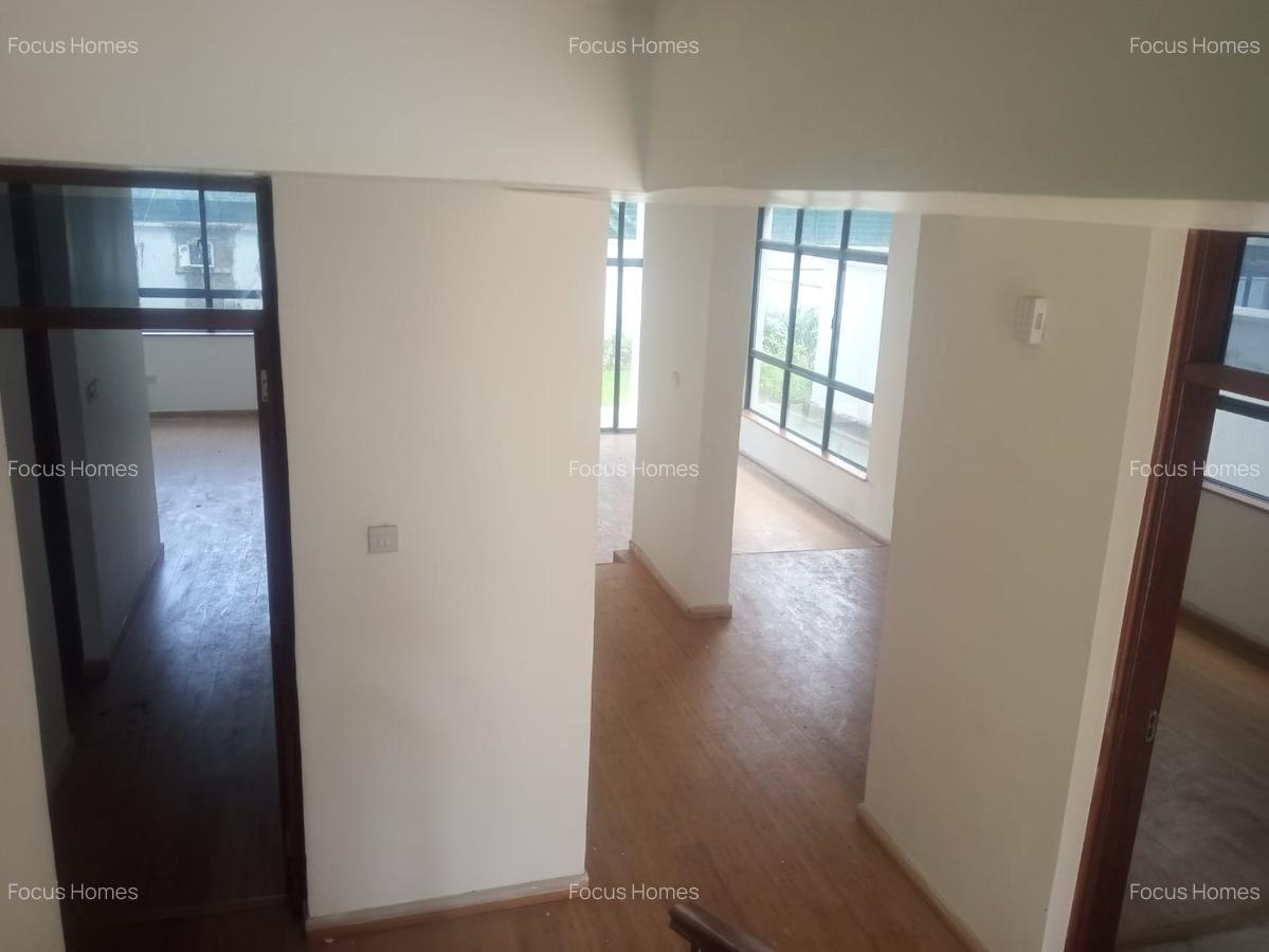 4 Bed Townhouse with En Suite in Lavington - 16