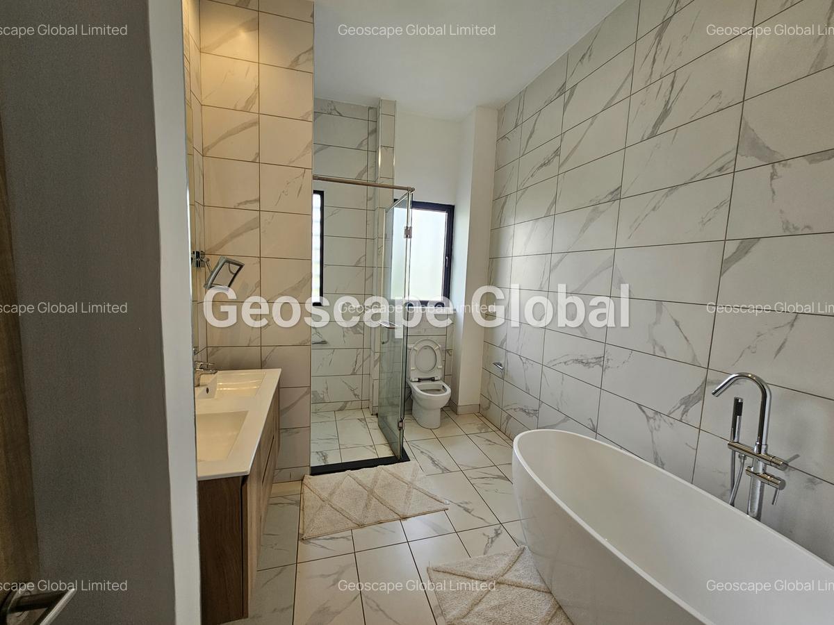 Furnished 3 Bed Apartment with En Suite in Rosslyn - 13