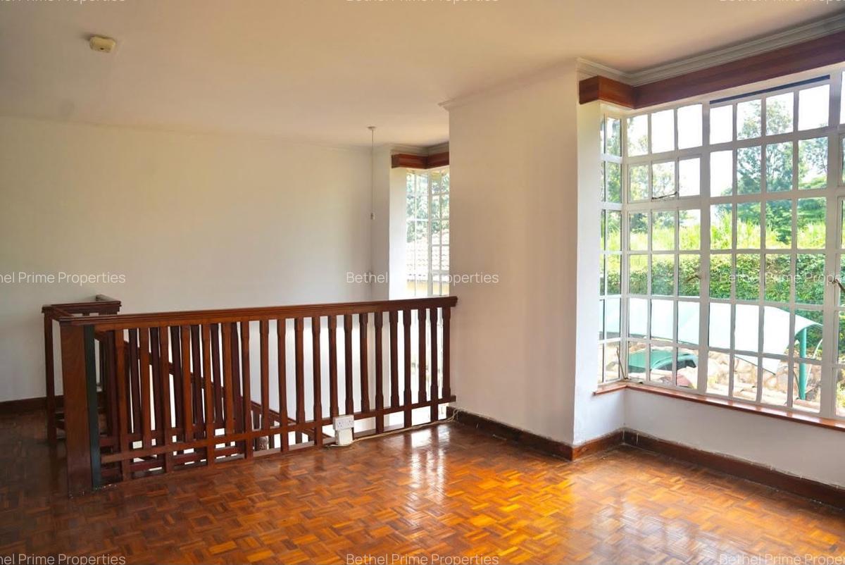 4 Bed Townhouse with En Suite in Rosslyn - 17
