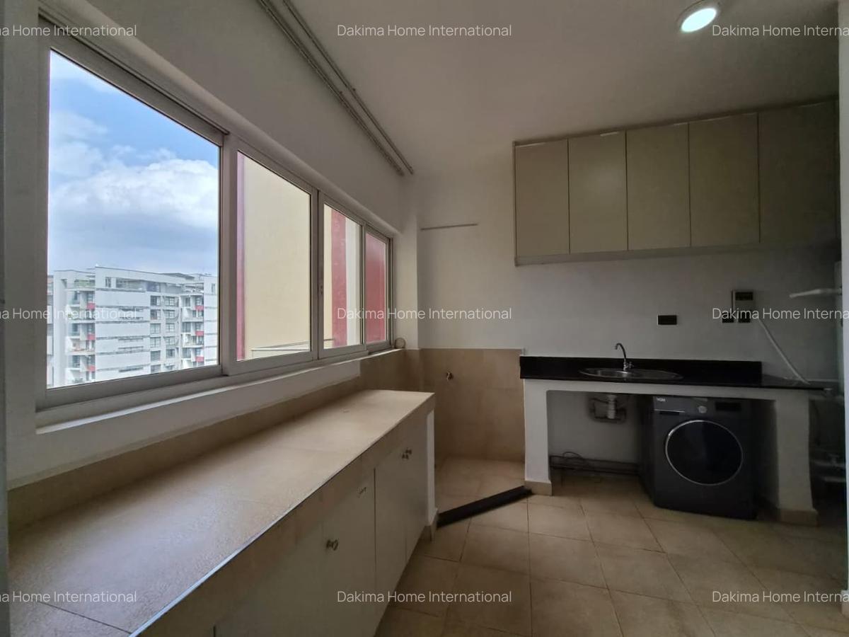 5 Bed Apartment with En Suite in General Mathenge - 9