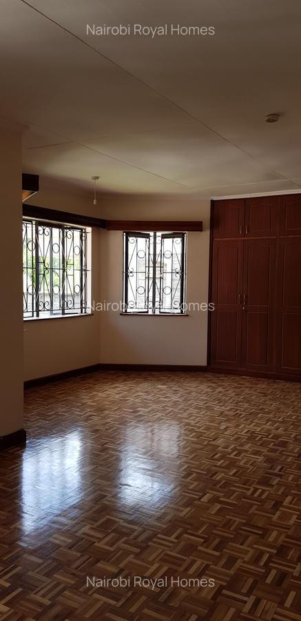 4 Bed Townhouse with En Suite at Lavington Green - 6