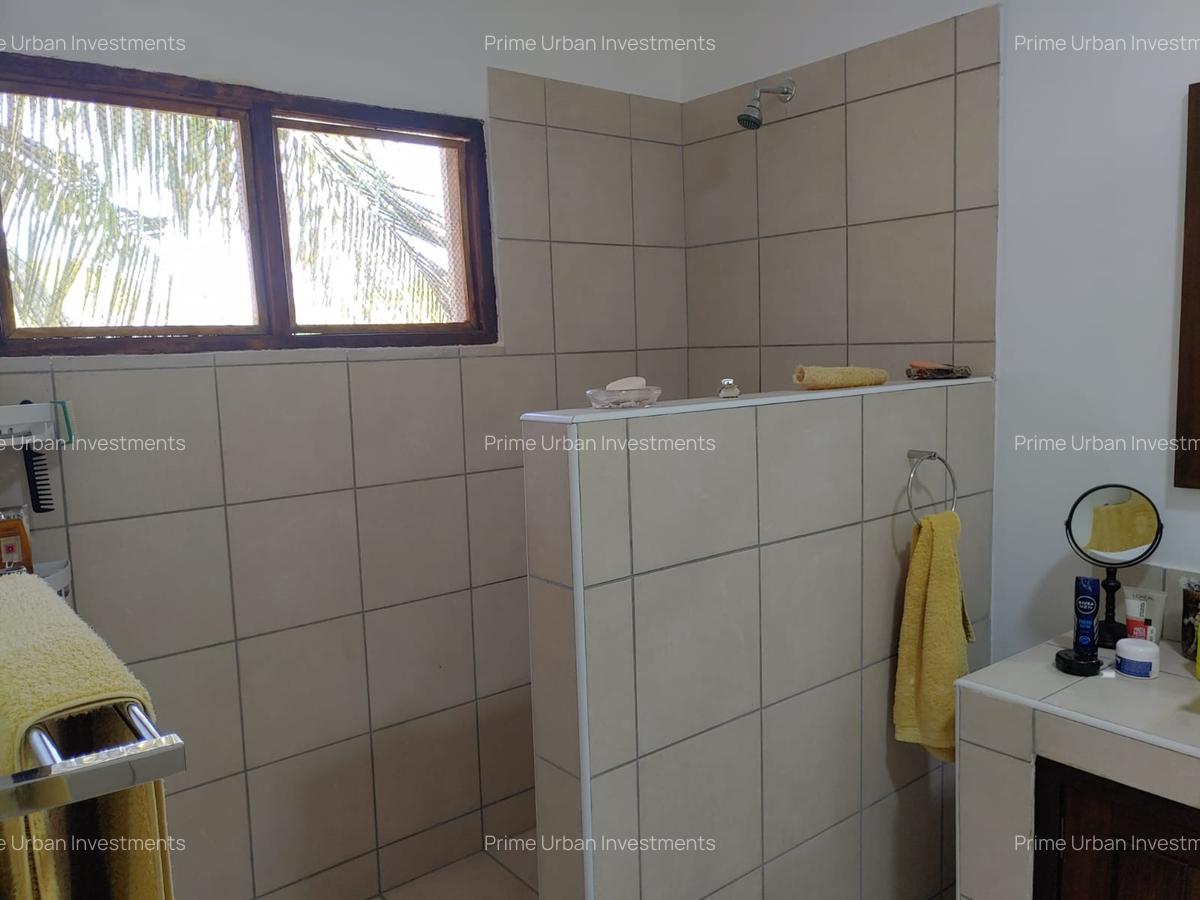 4 Bed House with En Suite at Diani Beach - 18