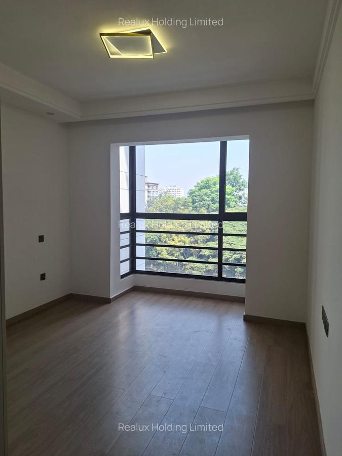 2 Bed Apartment with En Suite in Riverside - 3