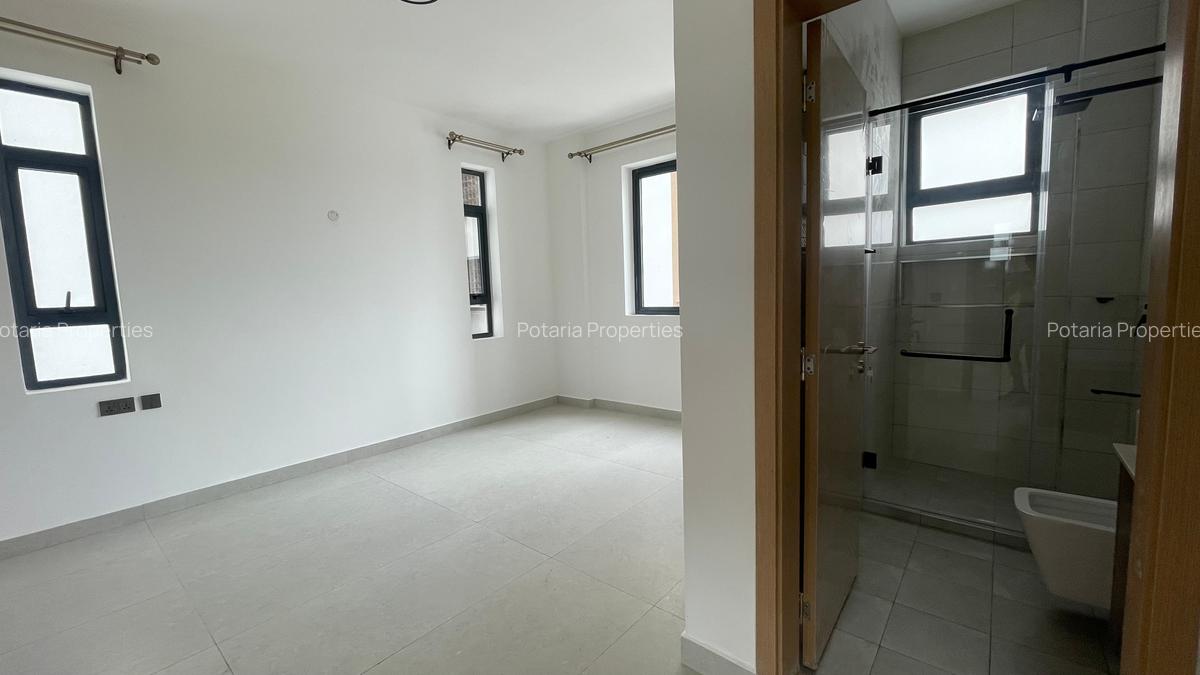 2 Bed Apartment with En Suite in Brookside - 7