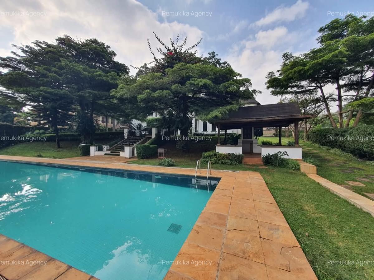 5 Bed Townhouse with En Suite in Lavington - 1