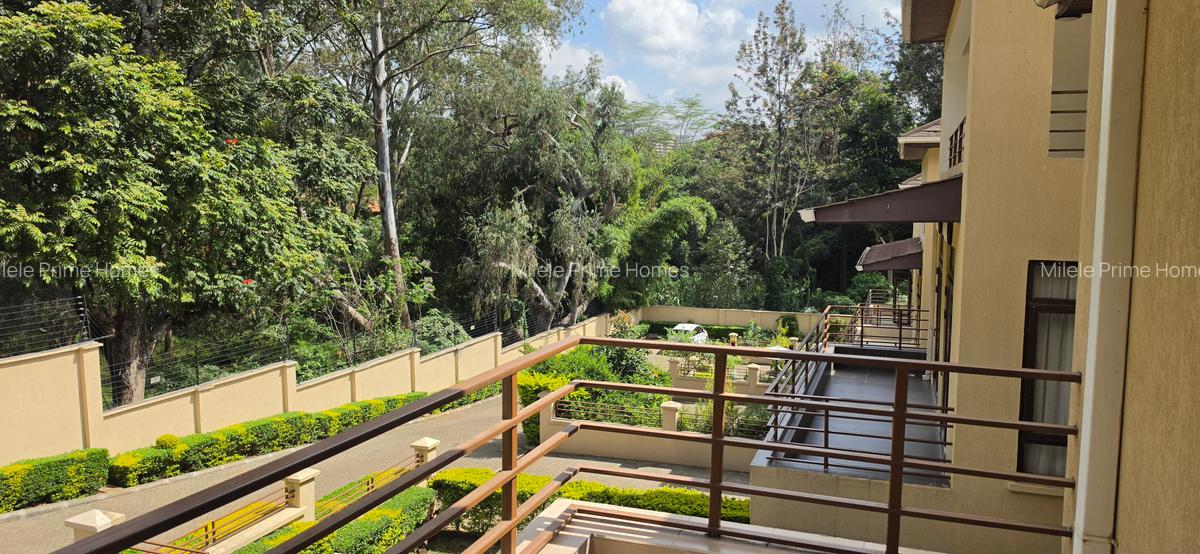 5 Bed Villa with En Suite in Lavington - 2