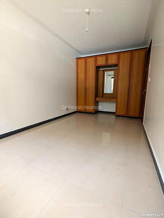 4 Bed Townhouse with En Suite at Grevilia Grove - 9