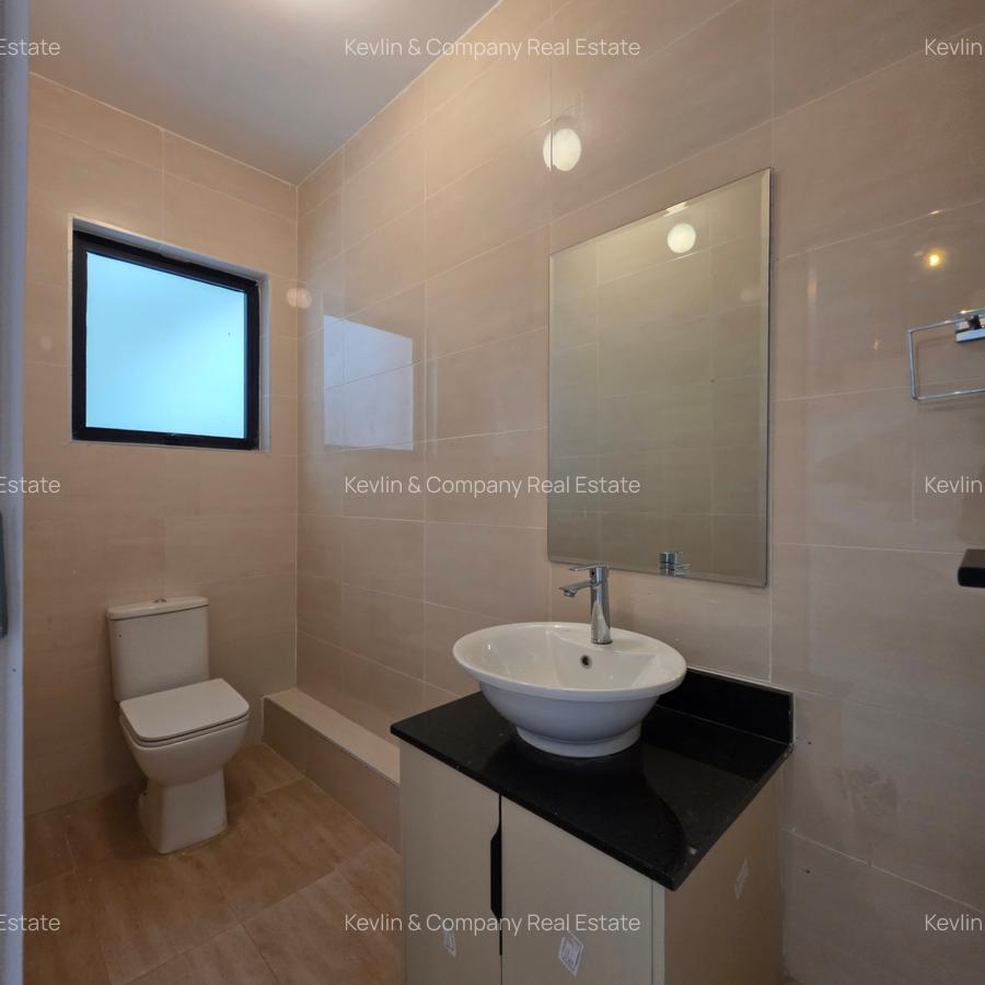 4 Bed Apartment with En Suite in General Mathenge - 4