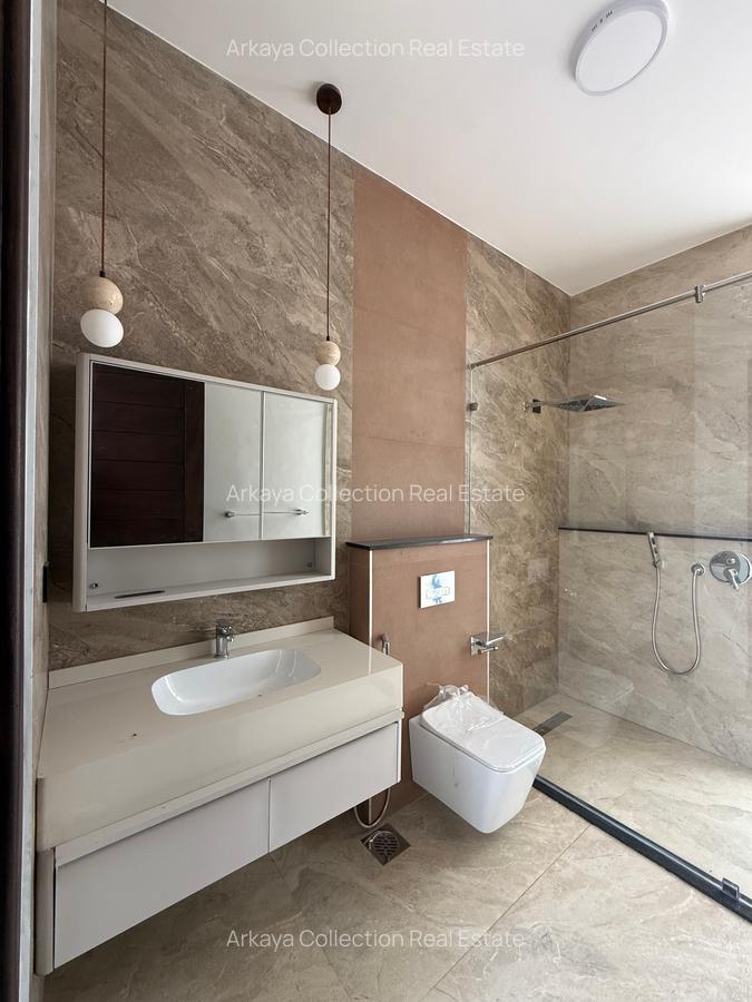 5 Bed House with En Suite in Nyari - 14