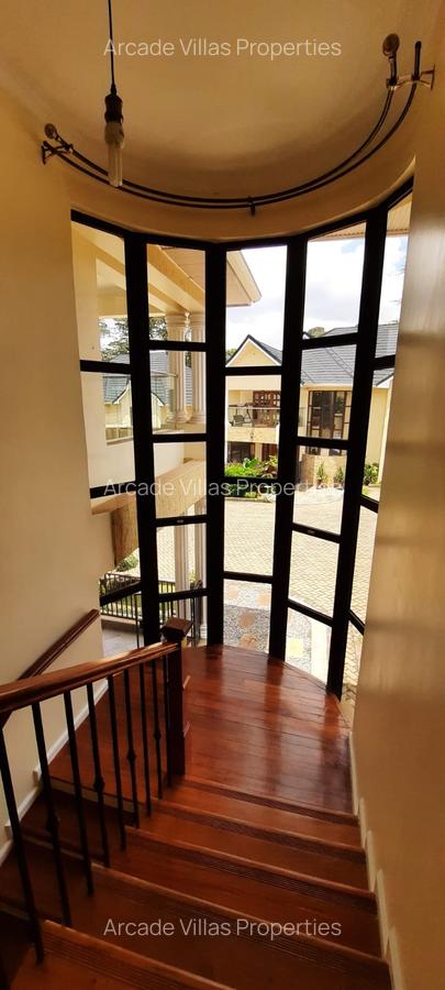 5 Bed Townhouse with En Suite in Lavington - 12
