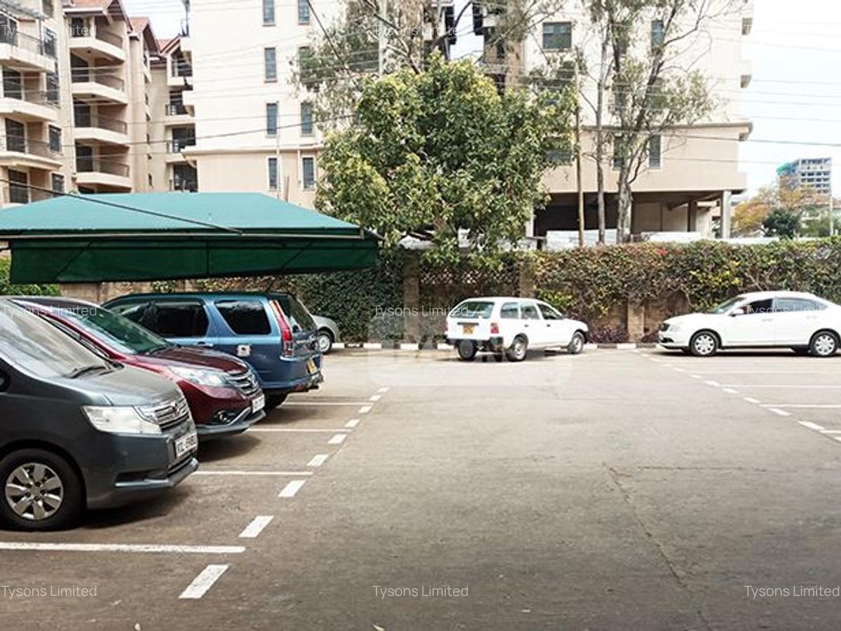 3 Bed Apartment with En Suite in Hurlingham - 5