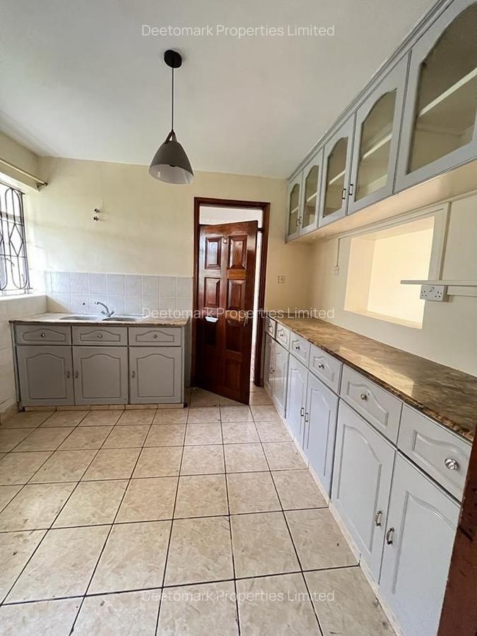 4 Bed Townhouse with En Suite at Galleria - 5