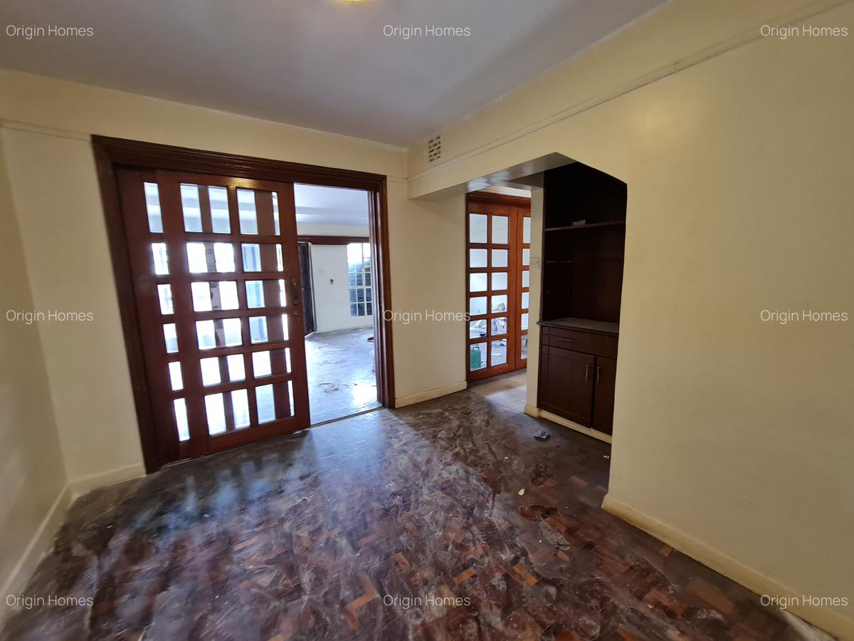 5 Bed Townhouse with En Suite at Westlands - 7