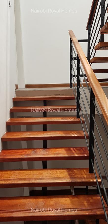 5 Bed Townhouse with En Suite at Lavington Road - 10