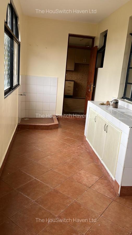 3 Bed Apartment with Swimming Pool at Near Brookside Gardens - 8