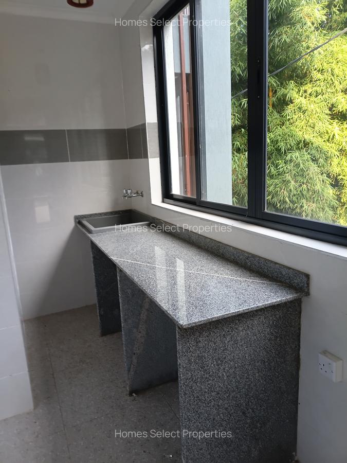 4 Bed Townhouse with En Suite at Oloolua Close - 11