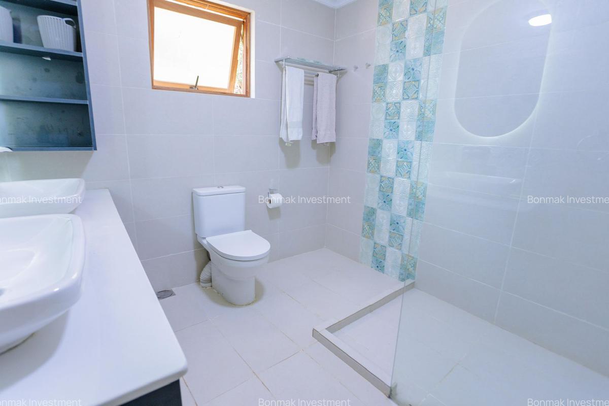 5 Bed House with En Suite at Loresho - 16