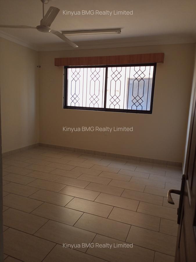 Serviced 3 Bed Apartment with En Suite in Nyali Area - 4
