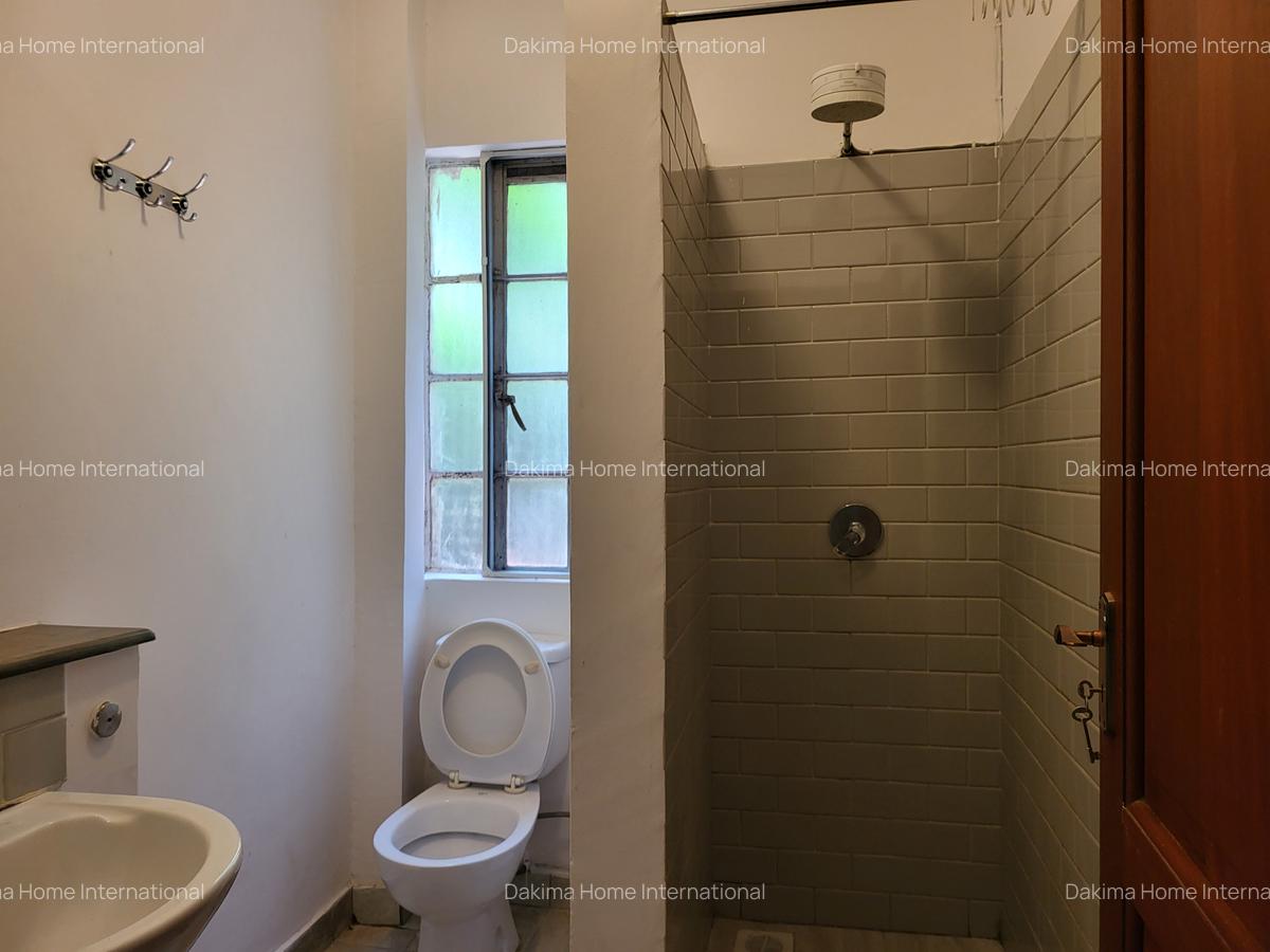 5 Bed Townhouse with En Suite in Rosslyn - 7